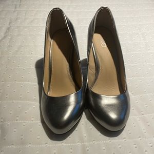 Gray Heels
